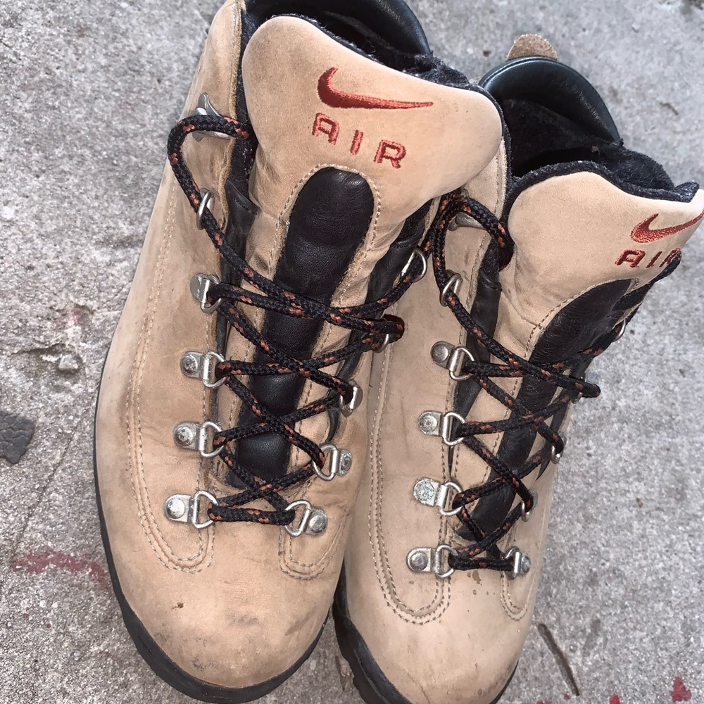 Nike ACG Boots sz 8 002606